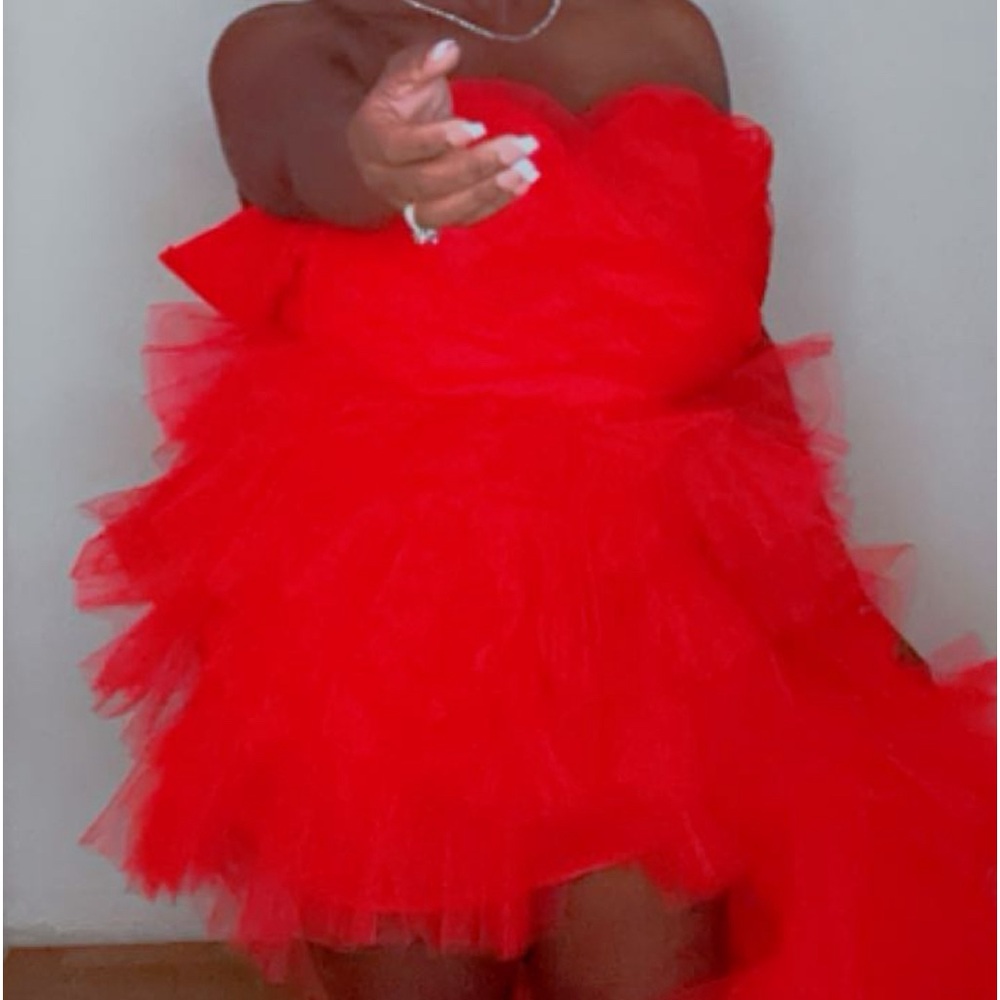 Red dress - Picture 2 of 3